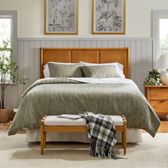 King Sage Green Duvet Cover and Shams - Picture 1 of 6